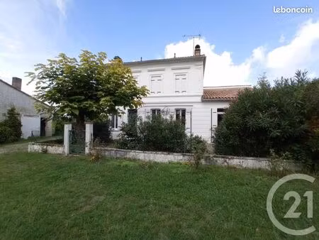 maison 6 pièces 160 m²