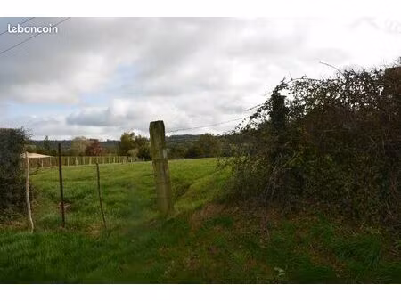 terrain 1800 m² bours