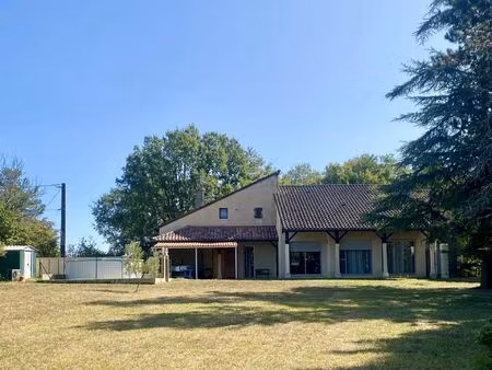 vente maison 7 pièces 157 m2 à gindou