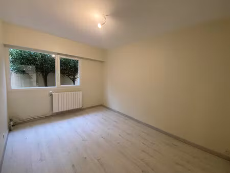 location local commercial 1 pièce  47.65m²  fresnes