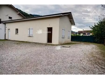 location commerce 3 pièces 78 m² à froges (38190)