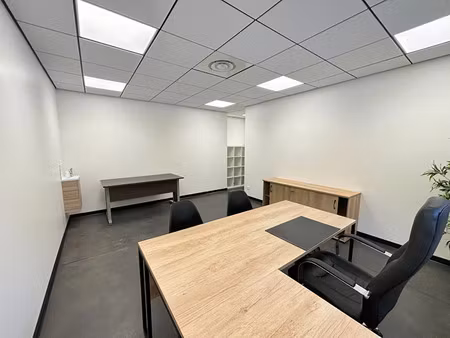 location locaux professionnels 25 m² à saint-pierre-du-mont (40280)  660 €