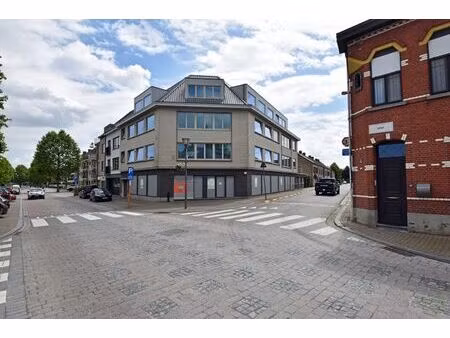 ruim handelspand met topligging te huur in zomergem!