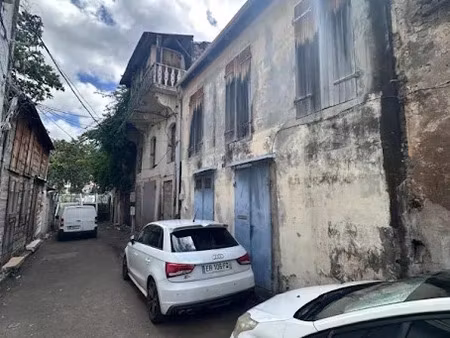 vente maison 8 pièces 185 m² à basse terre (97100)  110 000 €