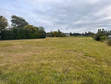 terrain sigloy 744 m2