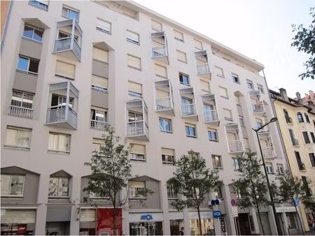 location garage à annecy (74000)