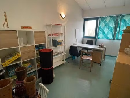 local 27 m² marignane