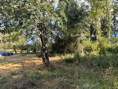 terrain a batir idealement situé a vendre a martignargues