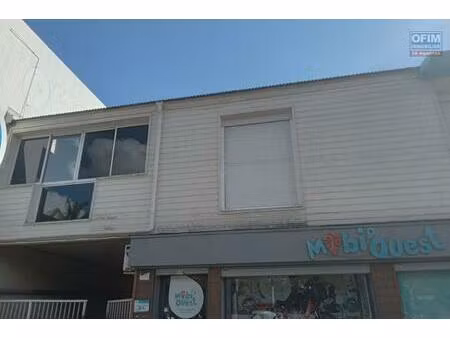 a louer un local commercial ou professionnel très bien situé dans le centre ville de saint