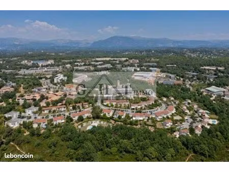 local industriel 319 m²