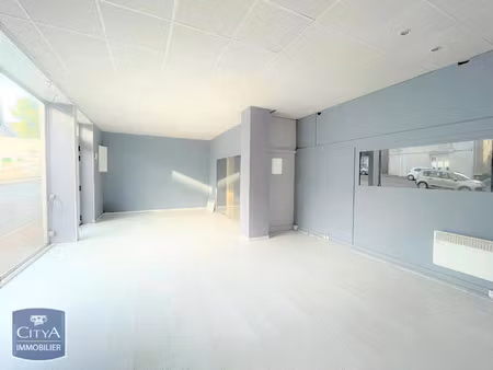 local commercial à louer 70.06 m² - guîtres (33) - 510€