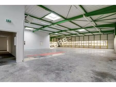 location local d'activités st thibault des vignes 373 m²