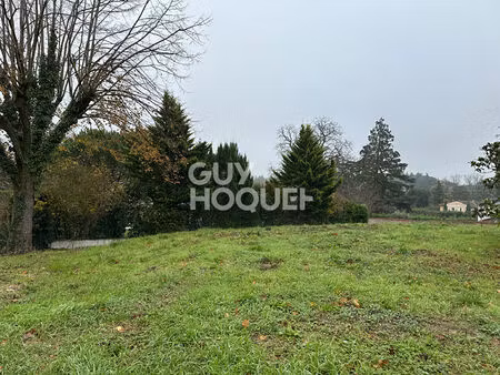 terrain constructible et piscinable ecully 1000m²