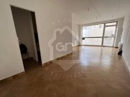 location locaux professionnels 25.25 m² à caveirac (30820)  397 €