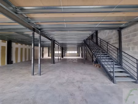 location locaux professionnels 444 m² à mery (73420)  4 400 €