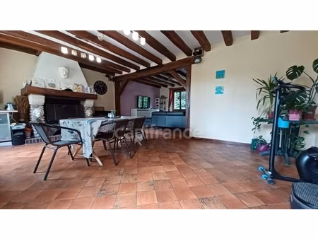 departement loiret- maison familiale 6 pieces avec piscine a chuelles (45)