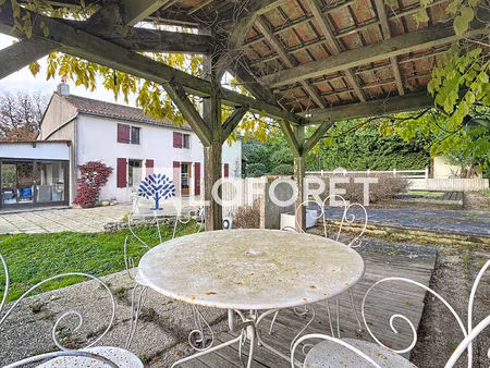 appartement t9 près de la chataigneraie à vendre