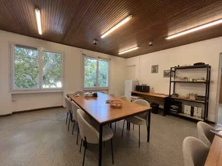 location bureau 3 pièces 180m2 aubagne 13400 - 2000 € - surface privée