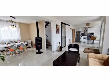 maison totalement rénovée de 202 m² au sol