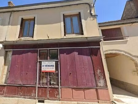 local commercial ou maison plein centre-ville d’egreville 119m2