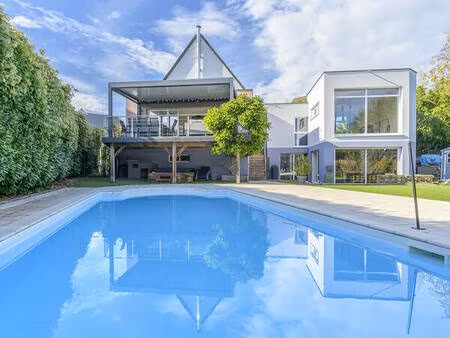 villa contemporaine dans un cadre exceptionnel !