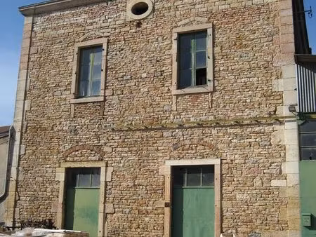 important bâtiment en pierre début xixè