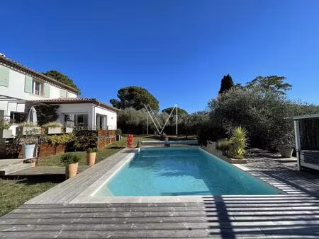 belle villa de 210 m2 + 3 appartements de 45 m2 / rentabilité locative interessante