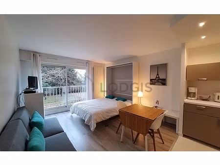 studio meublé avec ascenseur  concierge et local à vélos
