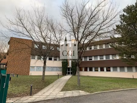 location bureau 500 m² à bron (69500)