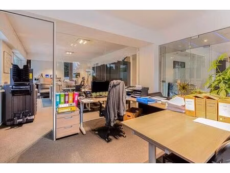 bel espace bureaux/profession libérale très lumineux