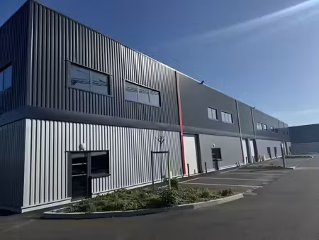 location commerce 2852 m² à joué-lès-tours (37300)