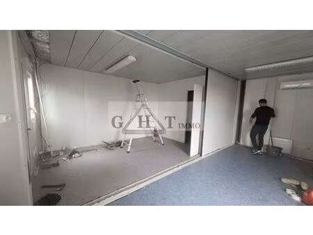 local 875 m² a louer pringy