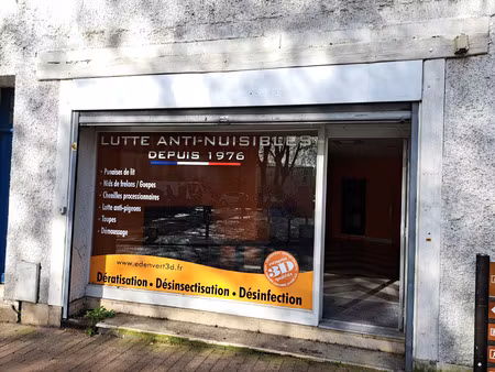 location commerce 1 pièce 42 m² à saintes (17100)
