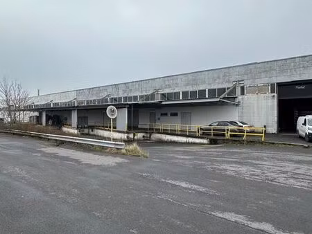 entrepôt logistique à louer dans un emplacement de choix