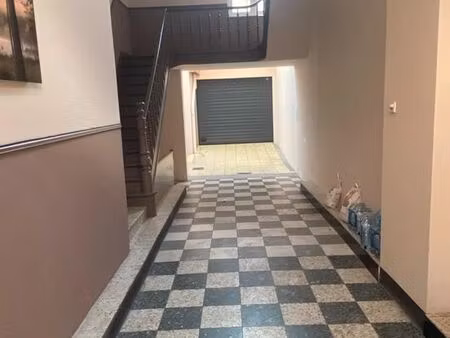 entrepôt en arrière maison +/-130m2 à schaerbeek