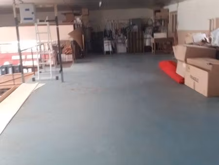 local pour entrepôt