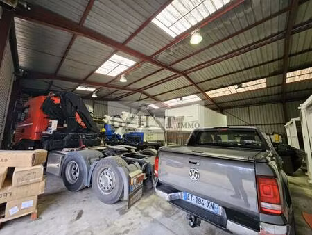 entrepot 480 m² + 500 m² de cour