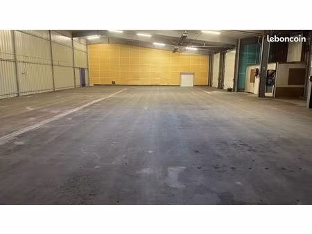 local industriel 820 m²