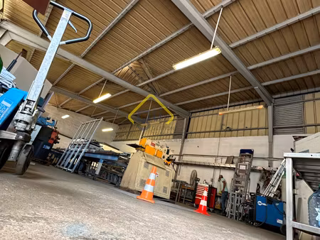 a louer entrepot de stockage 200 m2 ste clotilde