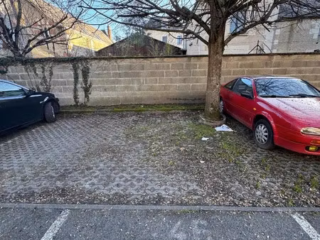 parking à louer - la riche (37) - 40€