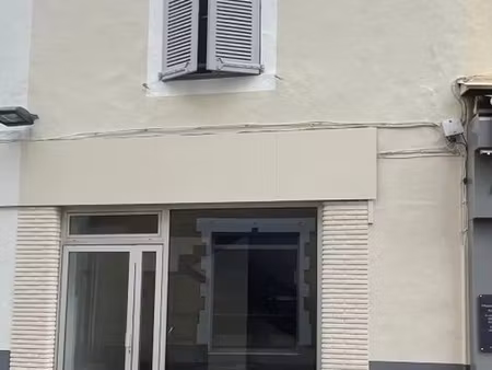 location local commercial 82m2 aire-sur-l'adour 40800 - 790 € - surface privée