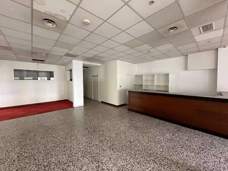 location local commercial 4 pièces