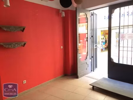 local commercial à louer 22 m² - carpentras (84) - 325€