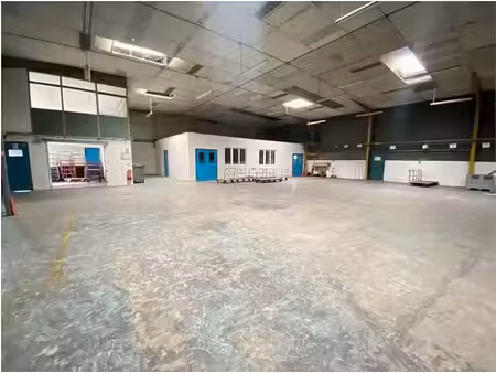 location locaux professionnels 500 m² à etampes (91150)  2 549 €