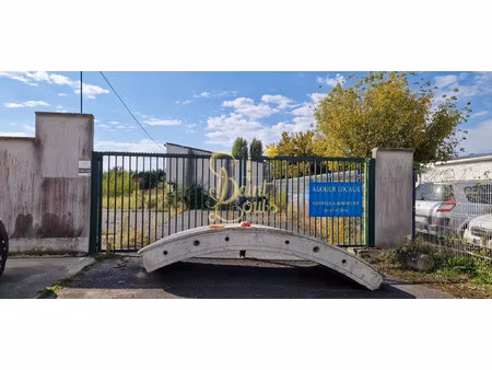 local commercial avec local de 60 2  hangar de 160 m2 et ter