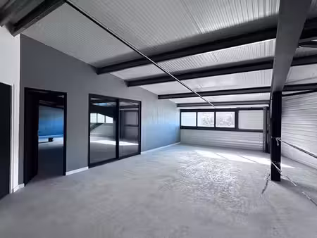 local 140 m2