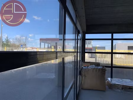 location locaux professionnels 225 m² à saint-lys (31470)  2 250 €