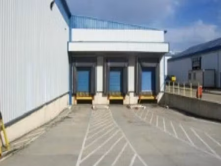 location locaux professionnels 1296 m² à tarascon (13150)  57 909 €