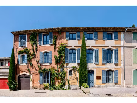 maison en pierre aux beaumettes