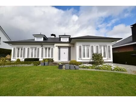 stijlvolle bungalow met een prachtige tuin in het rustige kieldrecht.